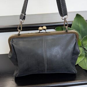 Vegan leather kiss lock crossbody shoulder handbag clutch vintage style like new